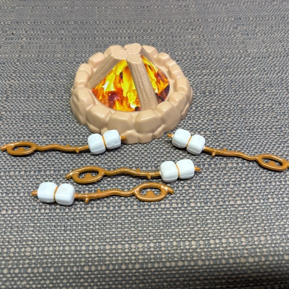 Mattel Barbie Campfire and Marshmallow Sticks - Picture 1 of 4